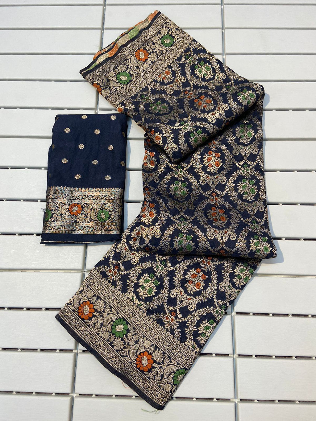 Khadi Meena Butta Jaal