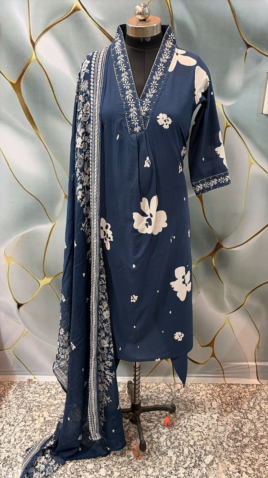 Cotton Suit Set With discharge print and side cut straight kurti Fabloom
