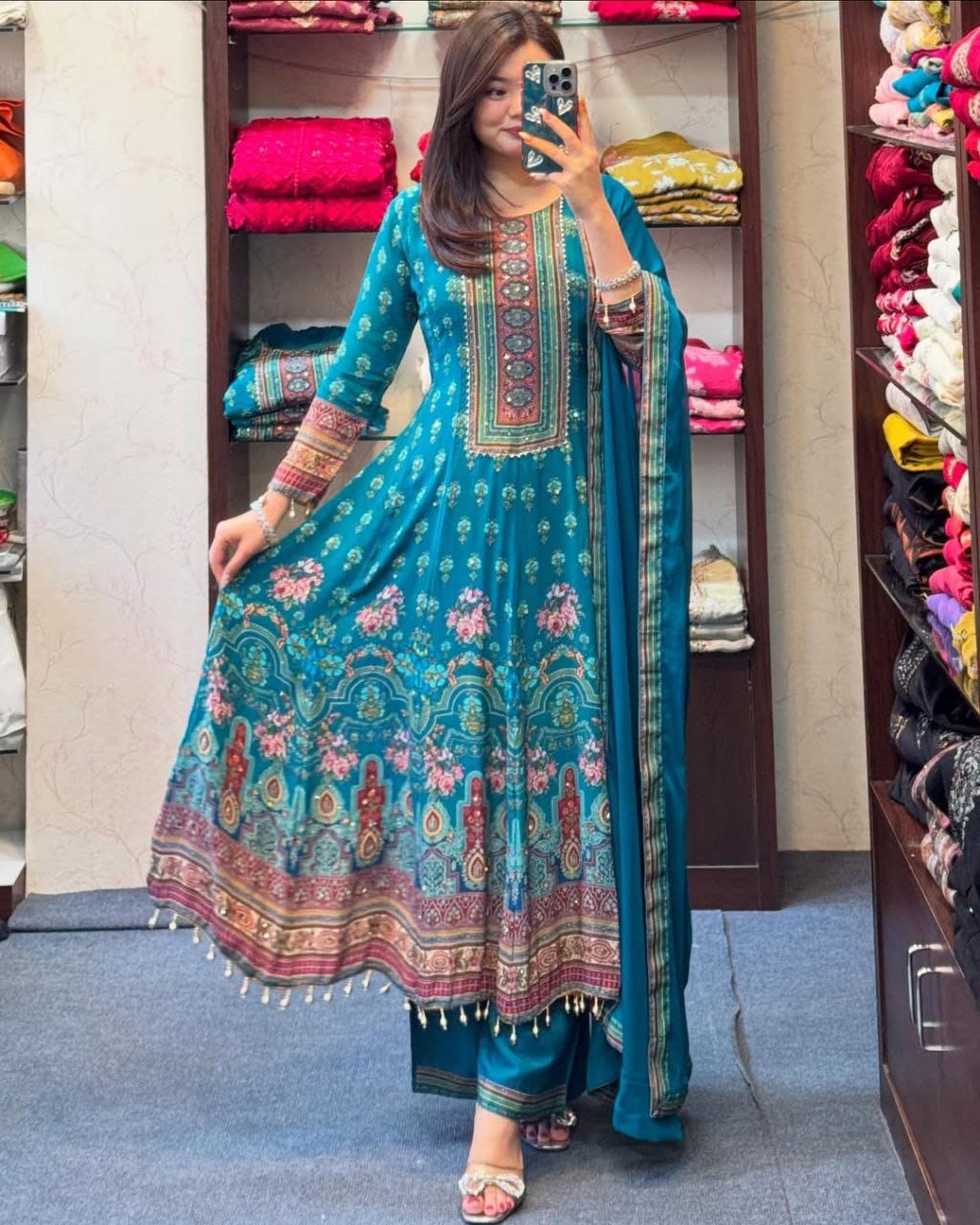 NEW ARRIVALS & RAJASTHANI FULL ANARKALI LATKAN LACE ROUND SET❣️ Fabloom