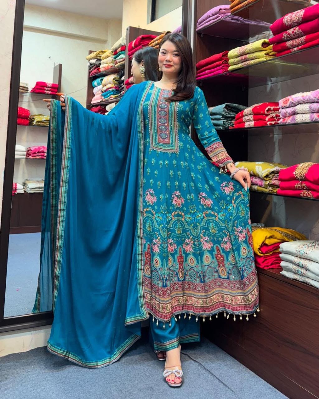 NEW ARRIVALS & RAJASTHANI FULL ANARKALI LATKAN LACE ROUND SET❣️ Fabloom