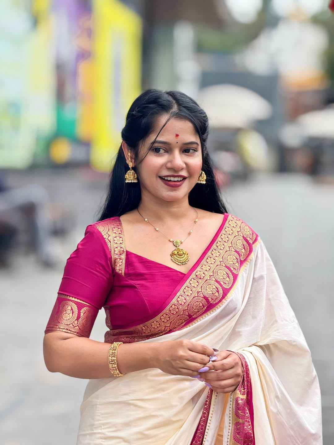 Elegant Mysore Silk Saree with Traditional Zari Border