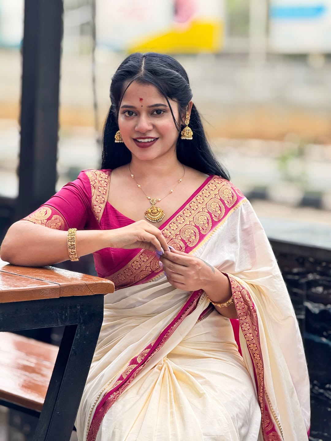 Elegant Mysore Silk Saree with Traditional Zari Border