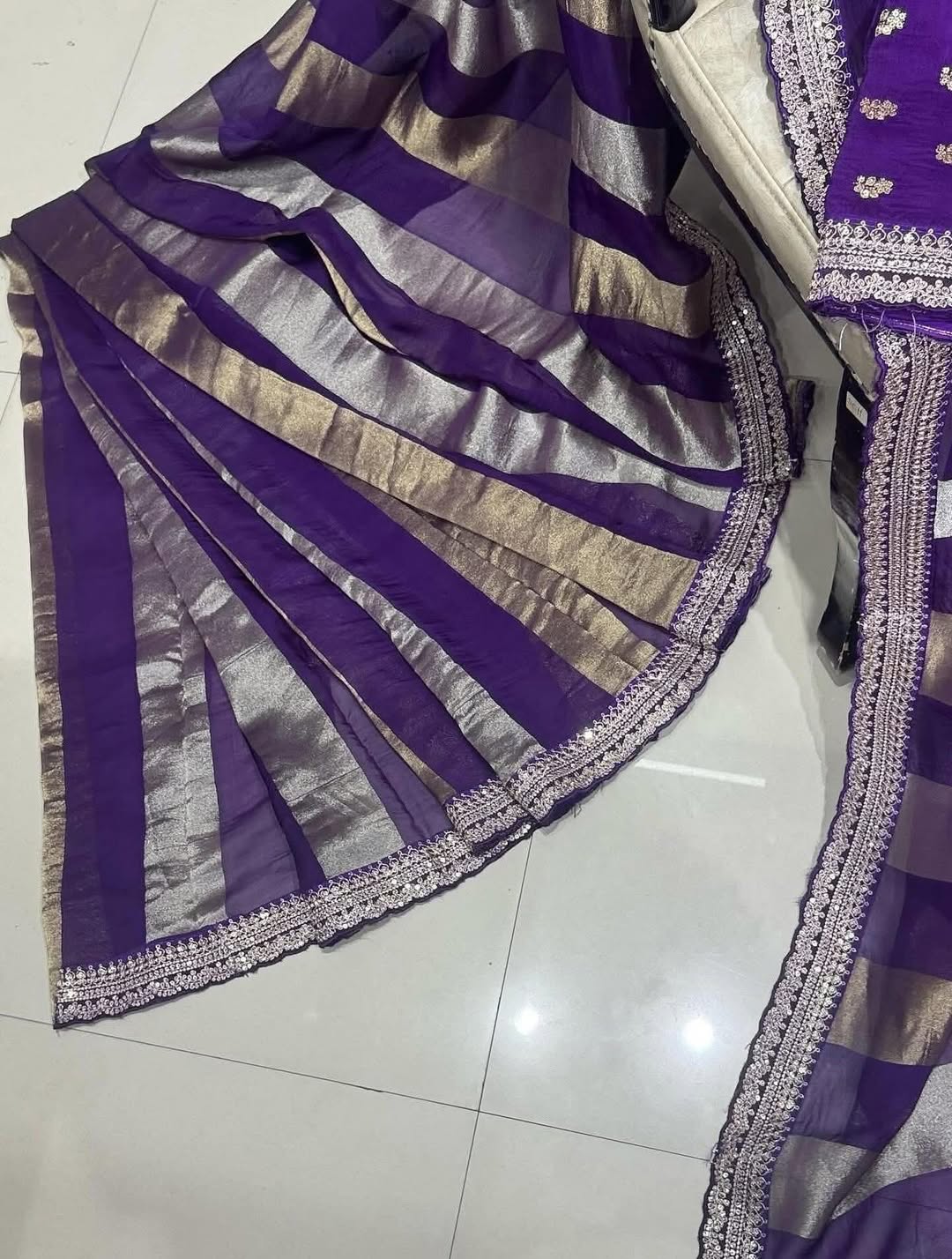Tissue Jari Patta Border